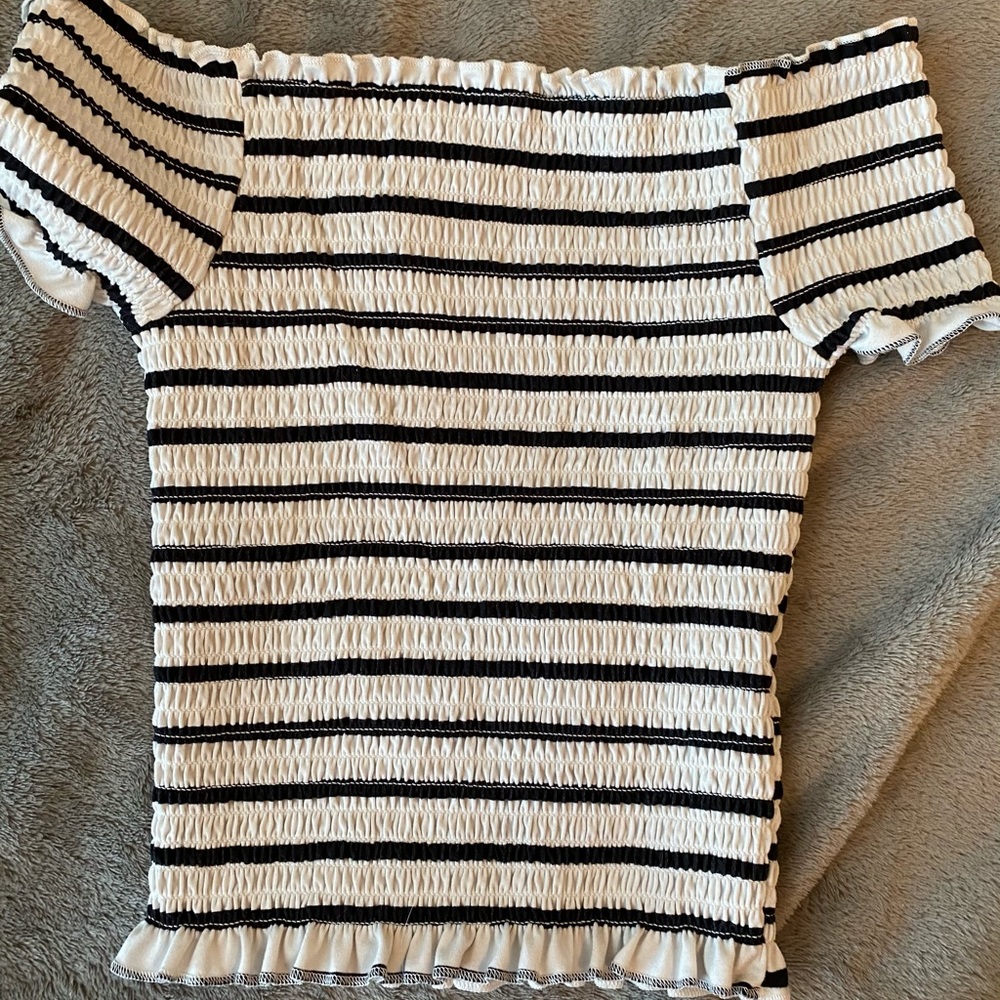 Off shoulder crop top